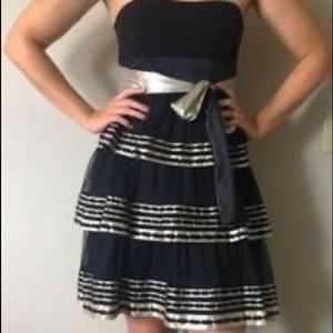 BCBG MAXAZRIA BLACK AND CHAMPAGNE SZ 8 TIERED DRESS EUC